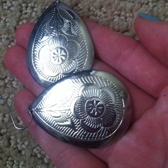 Earring bundle - Picture 4 of 4