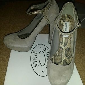 Steve Madden Becoming Taupe Suede.