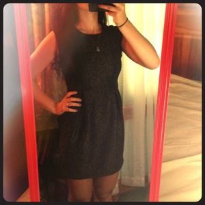 I am selling a dress I bought at forever 21