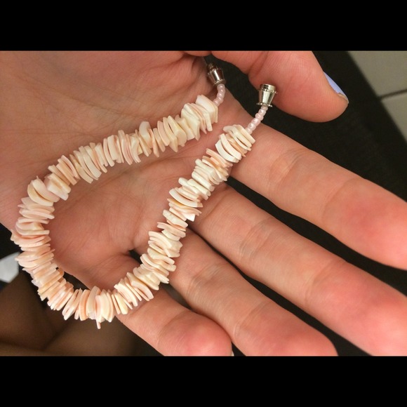 Puka shell bracelet - Picture 3 of 4