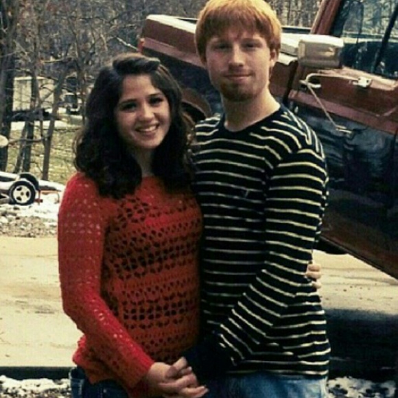 Sweater - Picture 1 of 2