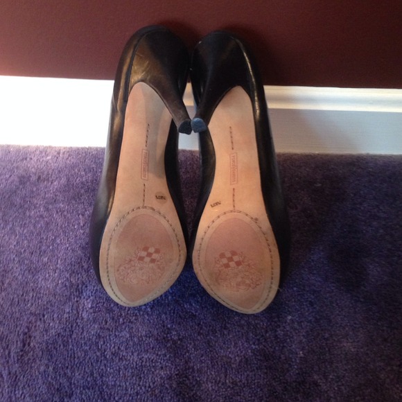 Pumps - Picture 2 of 3