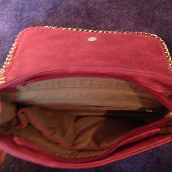 Clutch - Picture 2 of 3