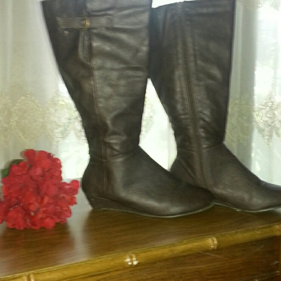 Brown Wide Width Boots - Picture 2 of 3