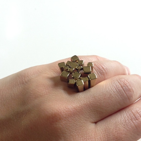 Sold โฆ๏ธ Jewelmint metal mosaic ring NWOT - Picture 3 of 4