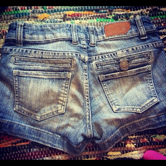 Denim shorts - Picture 2 of 2