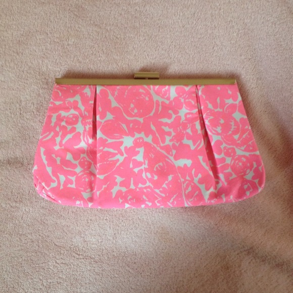 Lilly Pulitzer Clutches & Wallets - Lilly Pulitzer clutch
