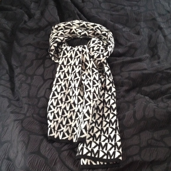 Michael Kors scarf