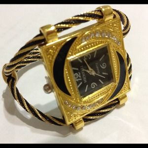Black and gold simple watch