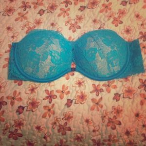 NWOT Strapless Victoria Secret Bra!