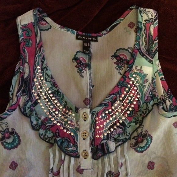 ✨Adorable Frilly Tank✨ - Picture 4 of 4