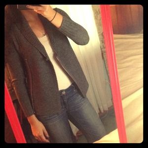 Diagonal zip gray sweater