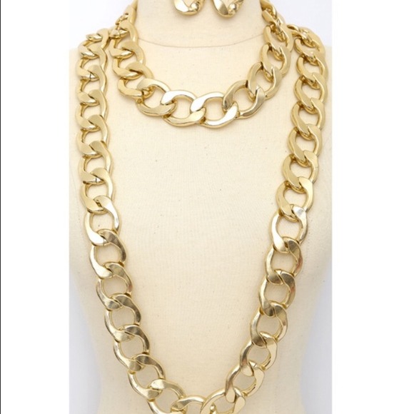The Ultimate Accessory! - Picture 2 of 3