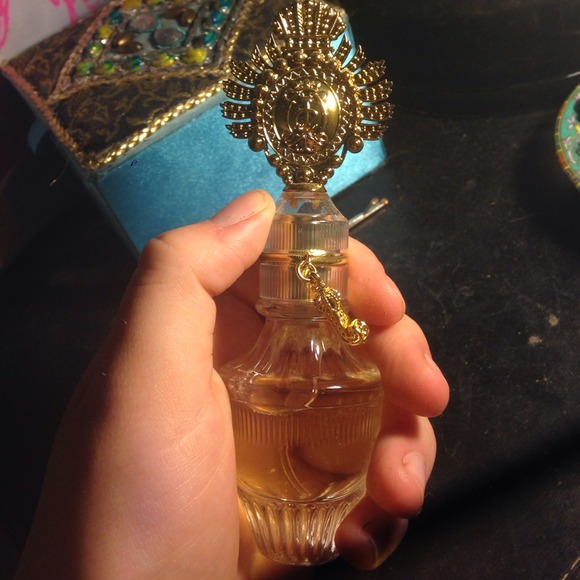 Juicy Couture Perfume