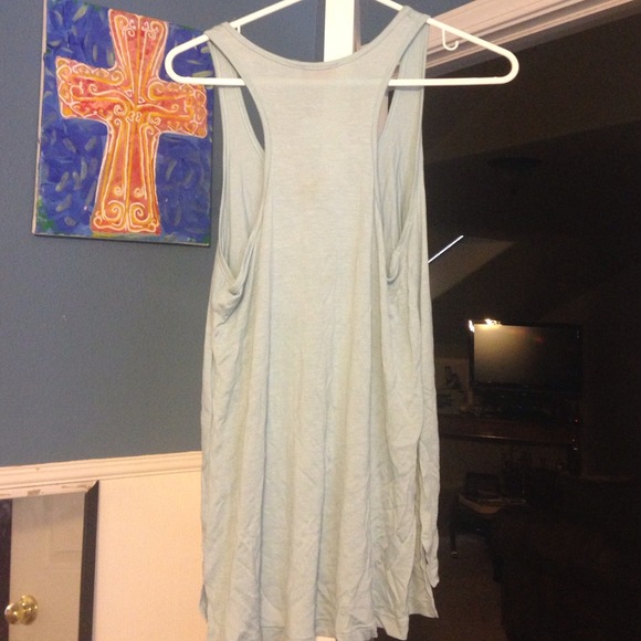 Simple tank top - Picture 2 of 2