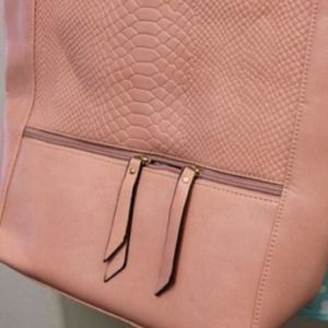 Bags - Dusty Peach/Pink Tassel Faux Croc Tote Bags - Dusty Peach/Pink Tassel Faux Croc Tote