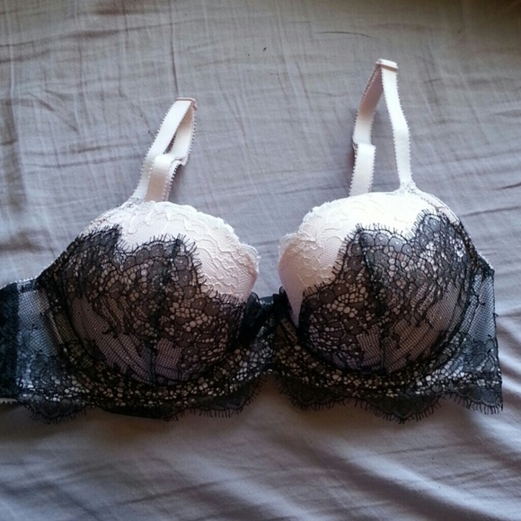 Victoria's secret lace DreamAngels lined demi bra