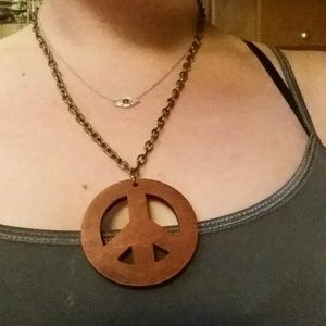 8in chain necklace with wooden peace sign medalion