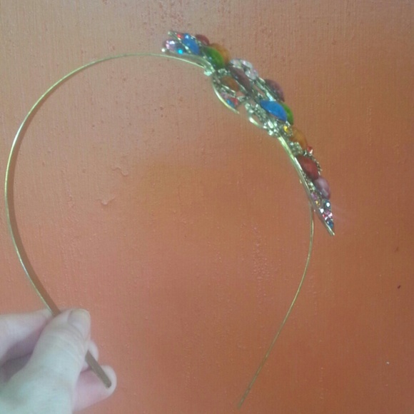 Very pretty gold and gem headband w some sparkle! - Picture 3 of 3