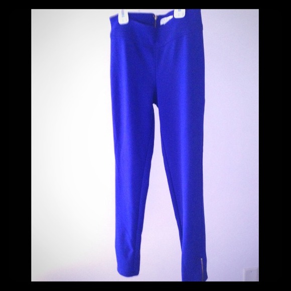 thick stretchy leggings with zippers 💙