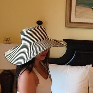 Classy Floppy Sun Hat by Club Monaco