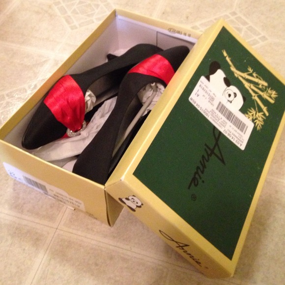 Women's shoes
