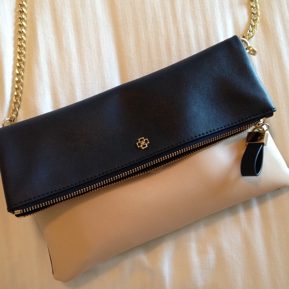 🎉HP🎉 Classy Navy and Nude Crossbody/Clutch