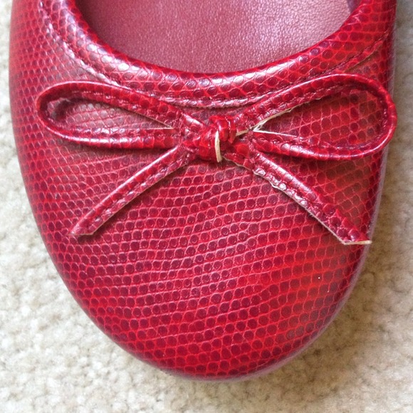 NWT red snakeskin bow front flats - Picture 3 of 4
