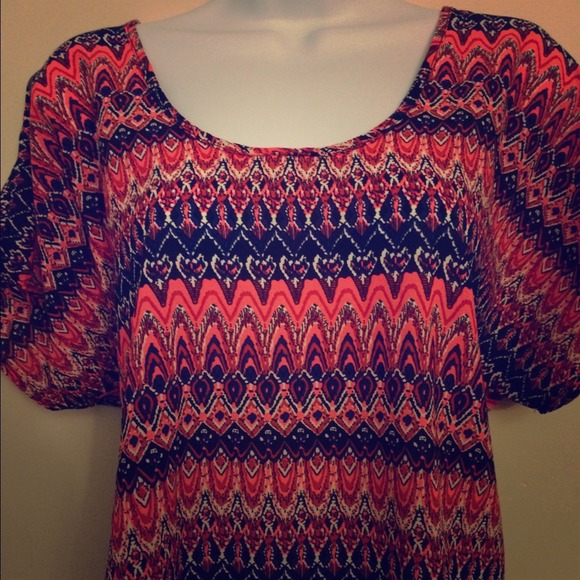 Tops - NWOT Aztec Inspired Top