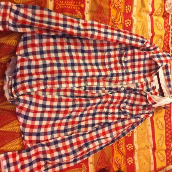 ⚠️⚠️RED WHITE AND BLUE FLANNEL⚠️⚠️ - Picture 1 of 3