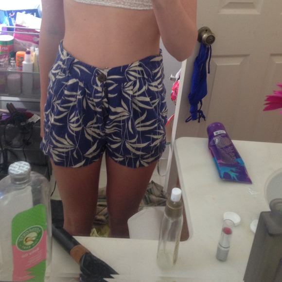 Tropical shorts