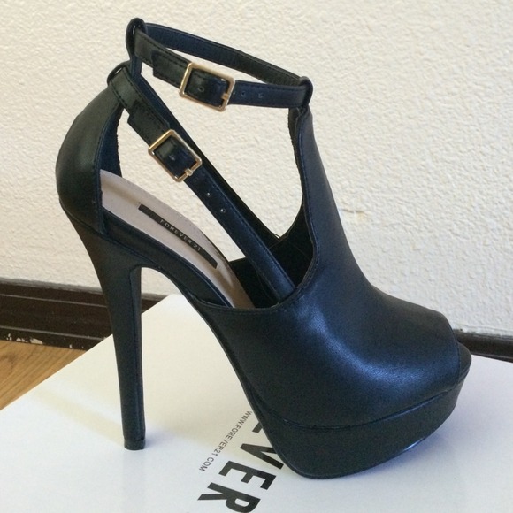 *NEW* Black High Heels - Picture 2 of 2