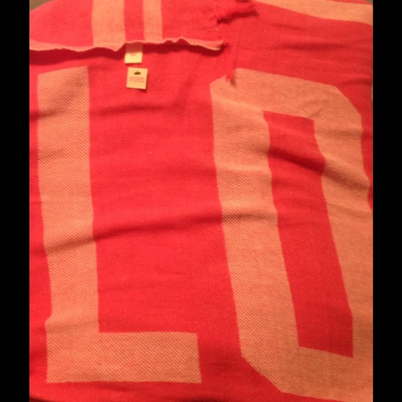 Sold——-NWT Victoria Secret PINK 2014 Beach Blanket - Picture 2 of 4