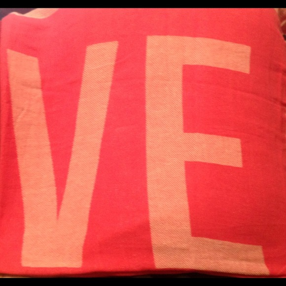 Sold——-NWT Victoria Secret PINK 2014 Beach Blanket - Picture 3 of 4