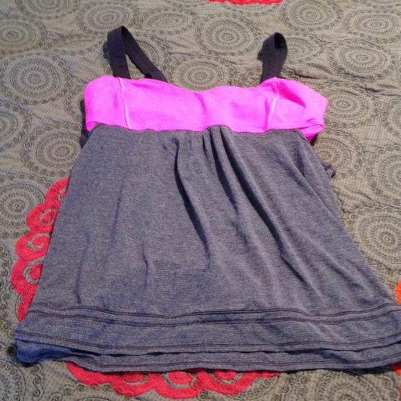 🚫SOLD🚫 bundled back on track tank raspberry glow