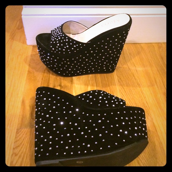 SIZE 6 ULTRA HIGH WEDGES BLACK W/RHINESTONES NEW!