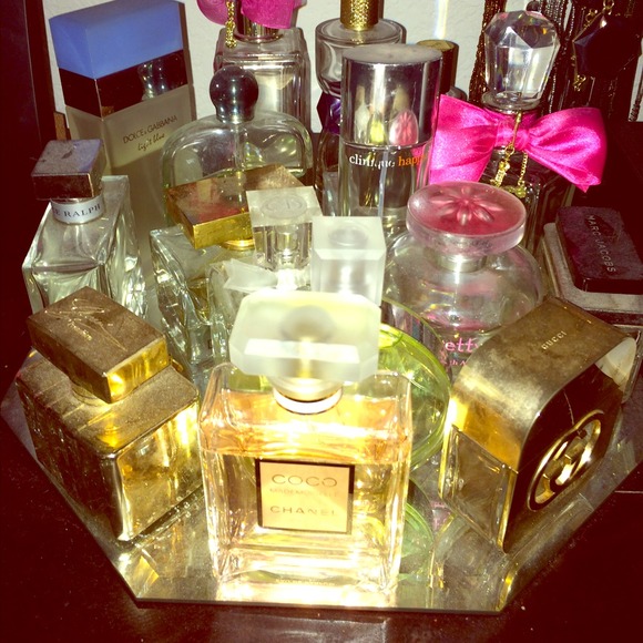 Perfume - Picture 1 of 4