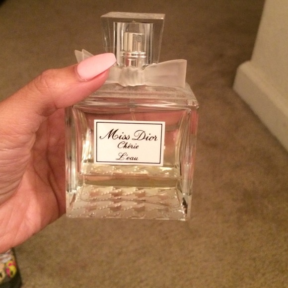 Perfume - Picture 2 of 4