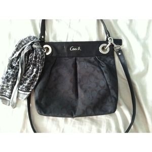 TAKING OFFERS Coach cross body purse black