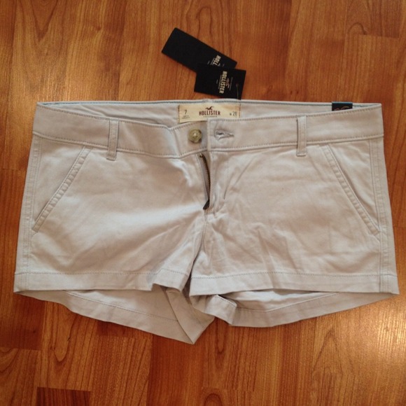 Hollister Classic Off White Shorts