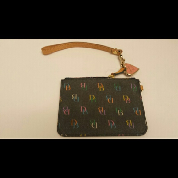 Dooney & Bourke wristlet