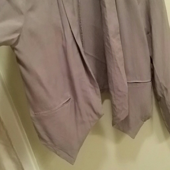 Gray Pointed Jacket - Picture 2 of 4