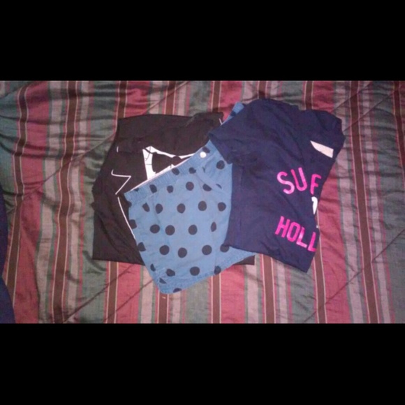 Clothes bundle! Free gift with each bundle