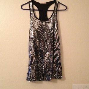 SALE✨Sequin black and silver tank