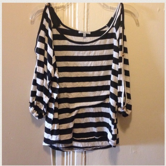 BUNDLE Black white top and grey black purple top