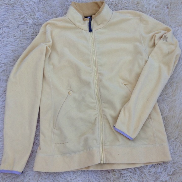 Nike Jackets & Blazers - NIKE BUTTER YELLOW THERMA FIT FLEECE
