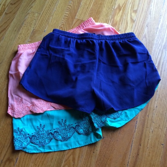 Chic scallop embroider hem shorts SALE SALE SALE - Picture 3 of 4