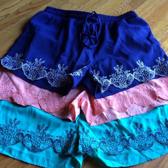 Chic scallop embroider hem shorts SALE SALE SALE - Picture 4 of 4