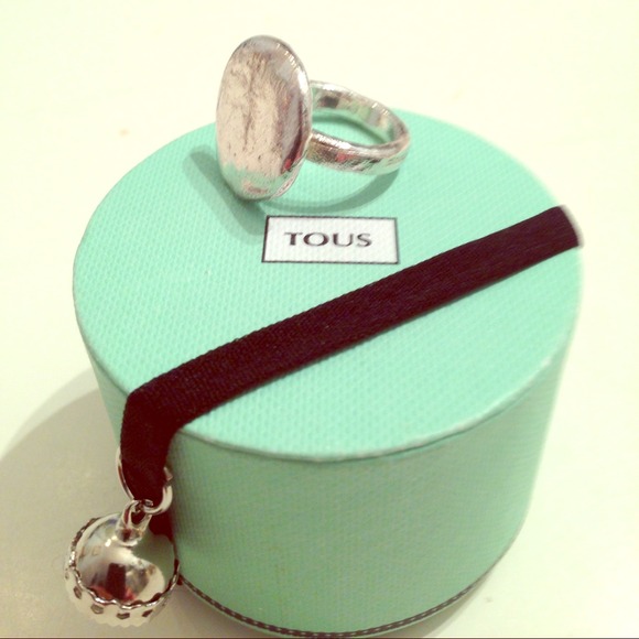AUTHENTIC Tous sterling silver ring.