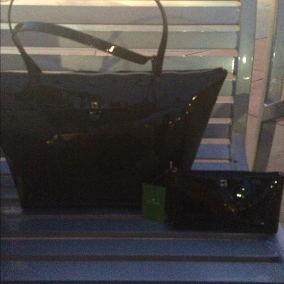 Set of handbag and cosmetic pouch